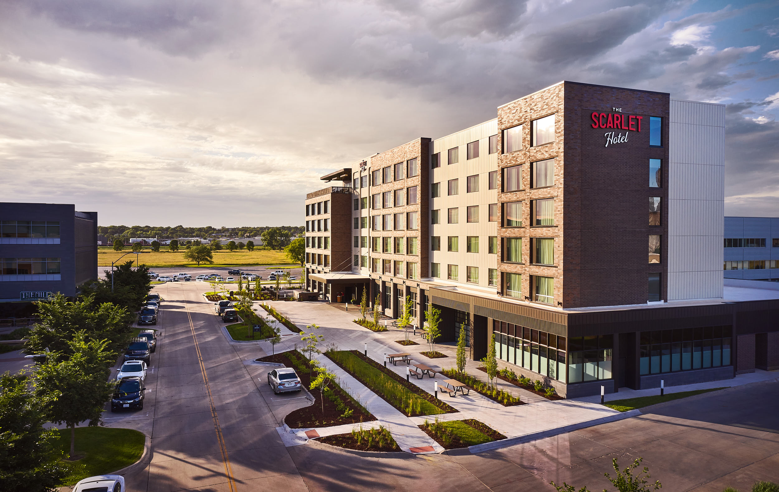 The Scarlet, Tribute Hotel