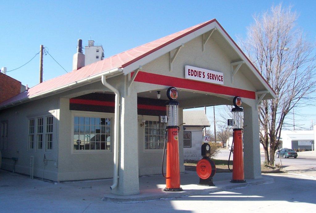 Warner's Filling Station & Residence/Eddie's Station (Geneva