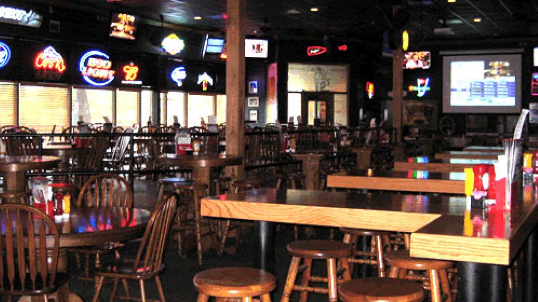Tanner's bar and grill outlet