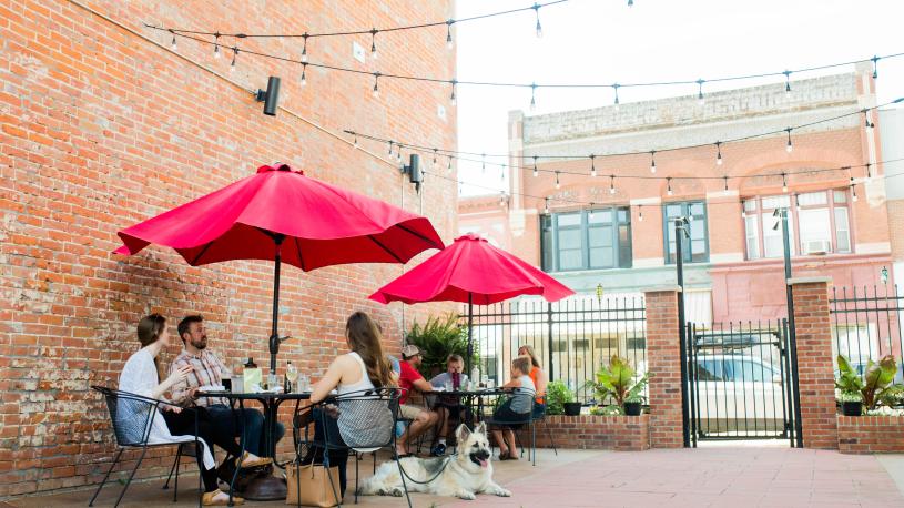 Black Crow Patio Beatrice