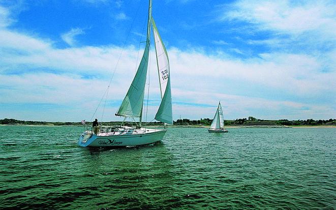 Sailboats at Lake Mac