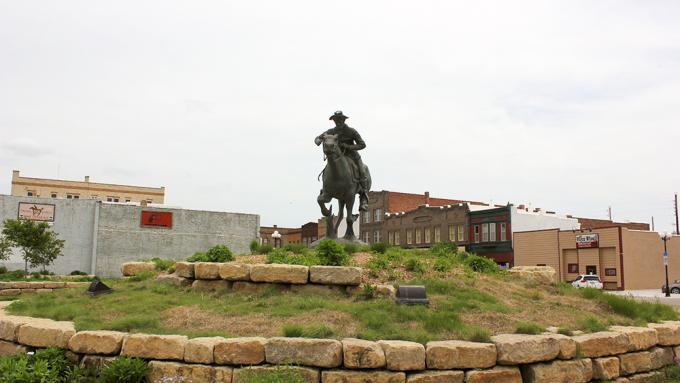 marysville statue
